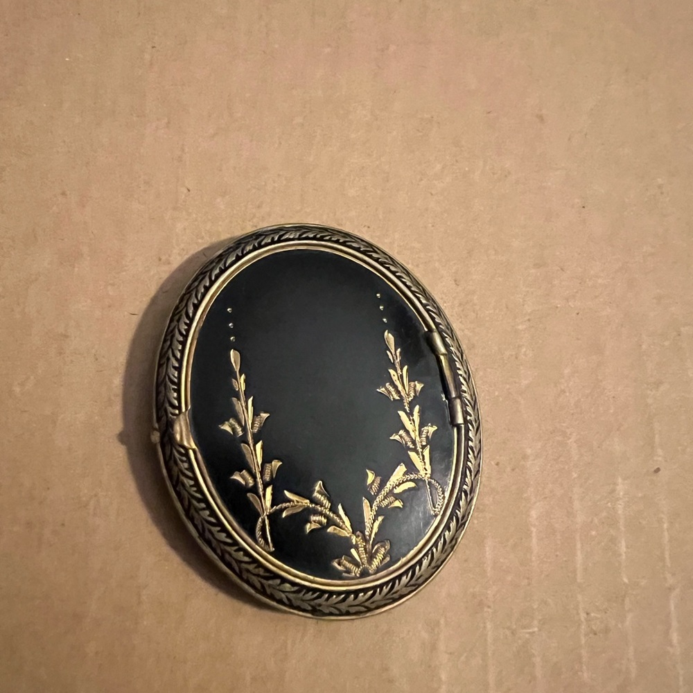 Vintage Compact